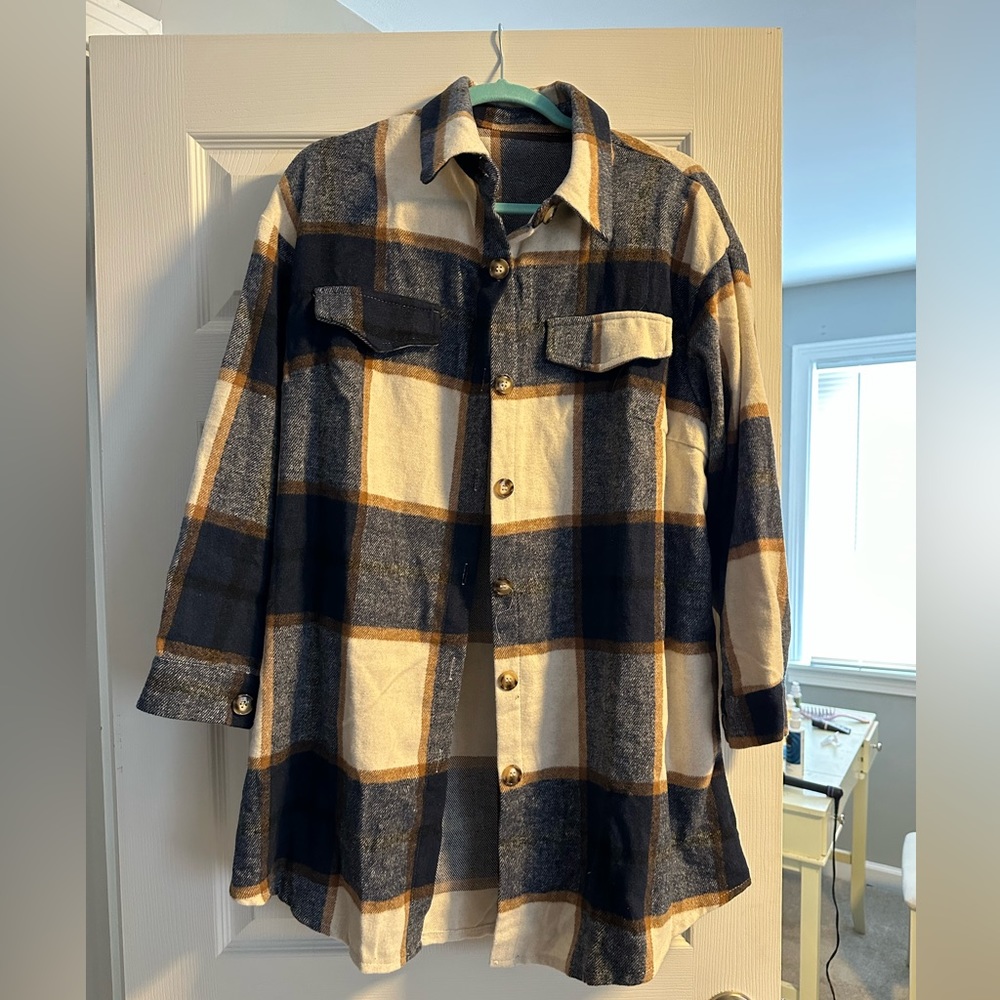 Lightweight plaid shacket